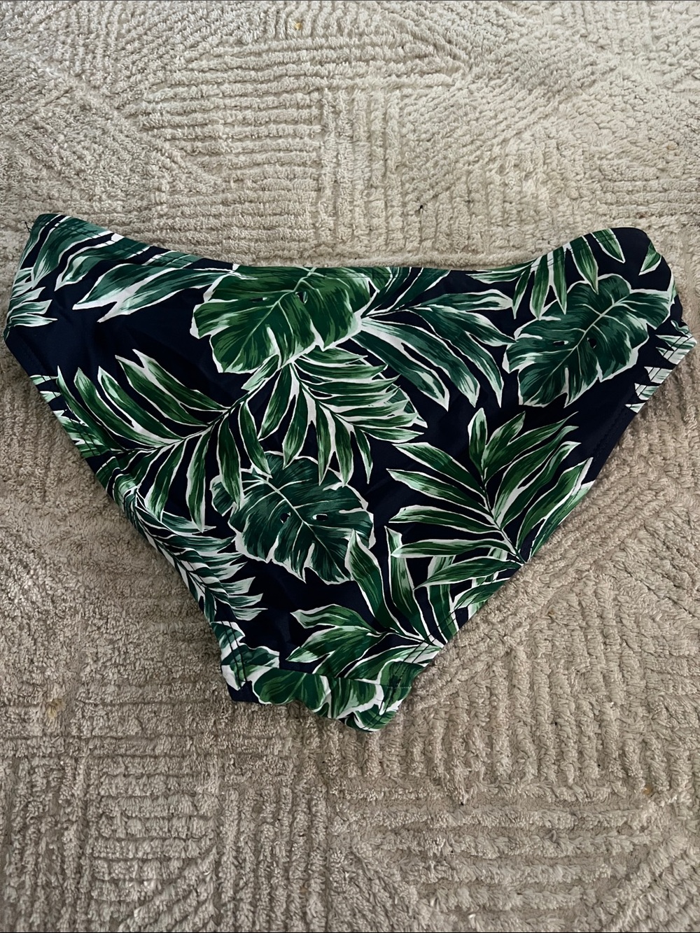 Women’s Nip Tuck Two Piece Green Leaves Tropical Swimsuit - Picture 6 of 7